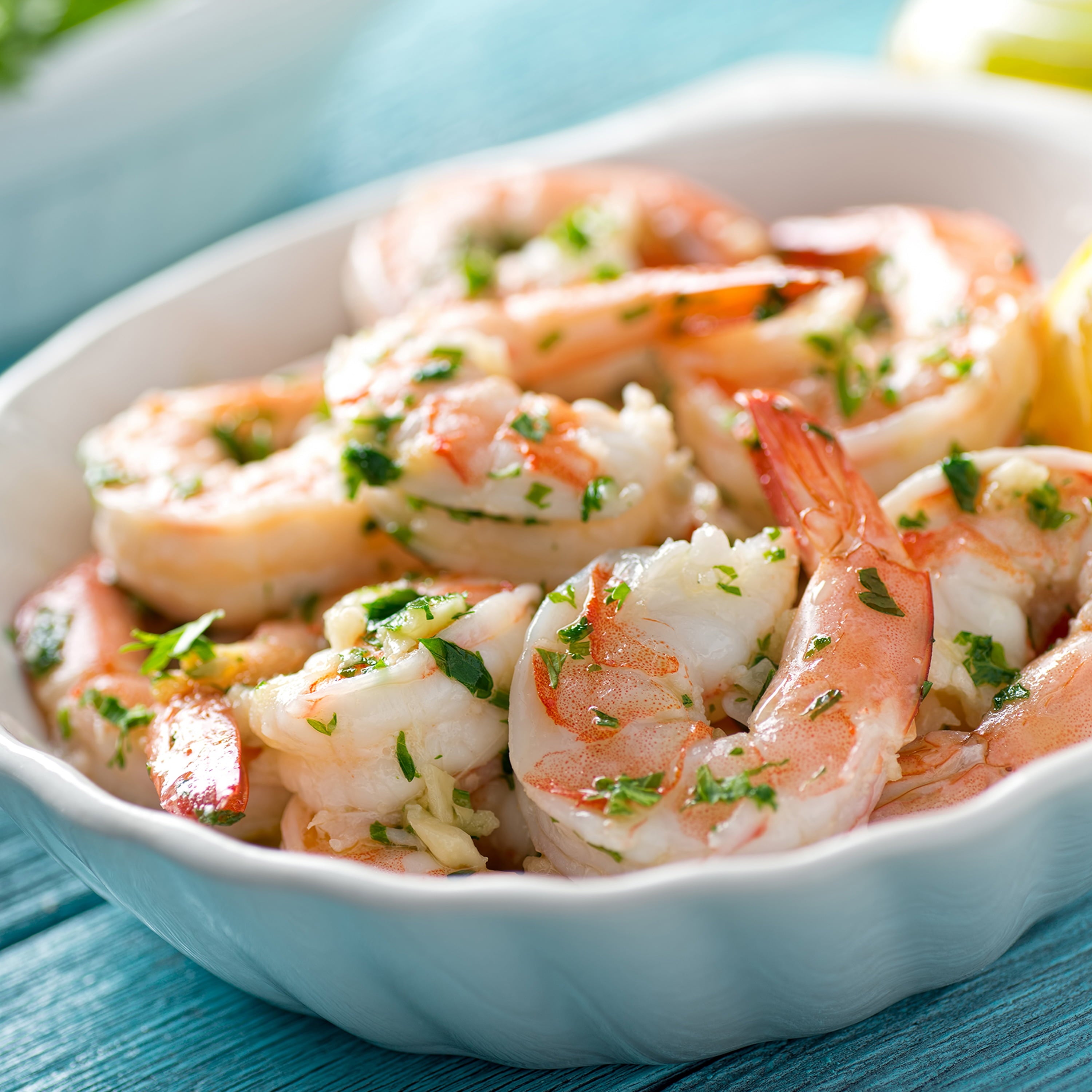 Great Value Frozen Peeled Tail on Extra Large Shrimp, 12 oz Bag (26-30 Count per lb)