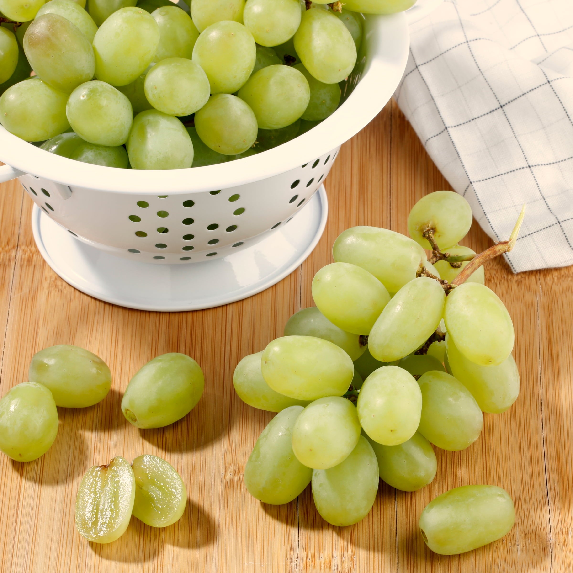 Green Seedless Grapes From California, Bag (2.25 lbs/Bag Est.)