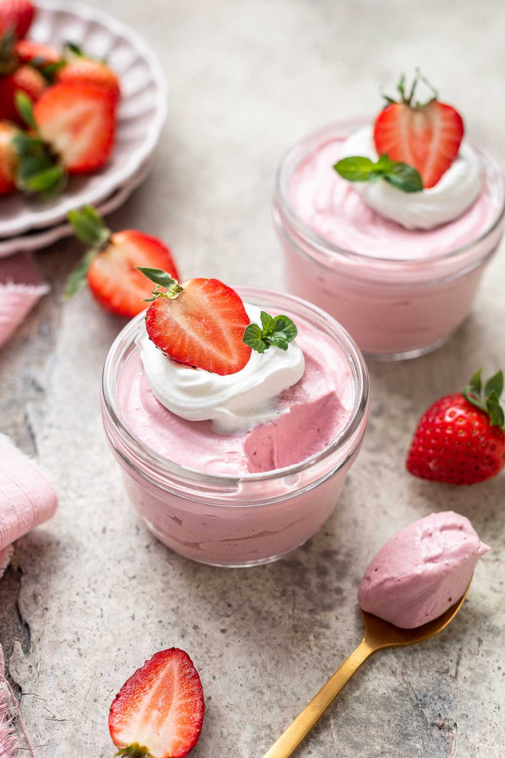 Fresh Strawberries, 2 lb Container