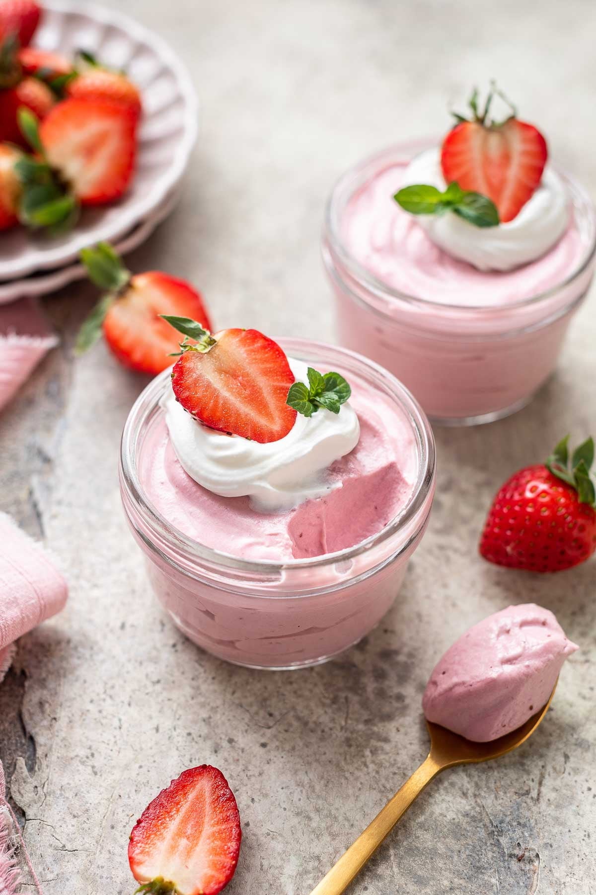 Fresh Strawberries, 2 lb Container
