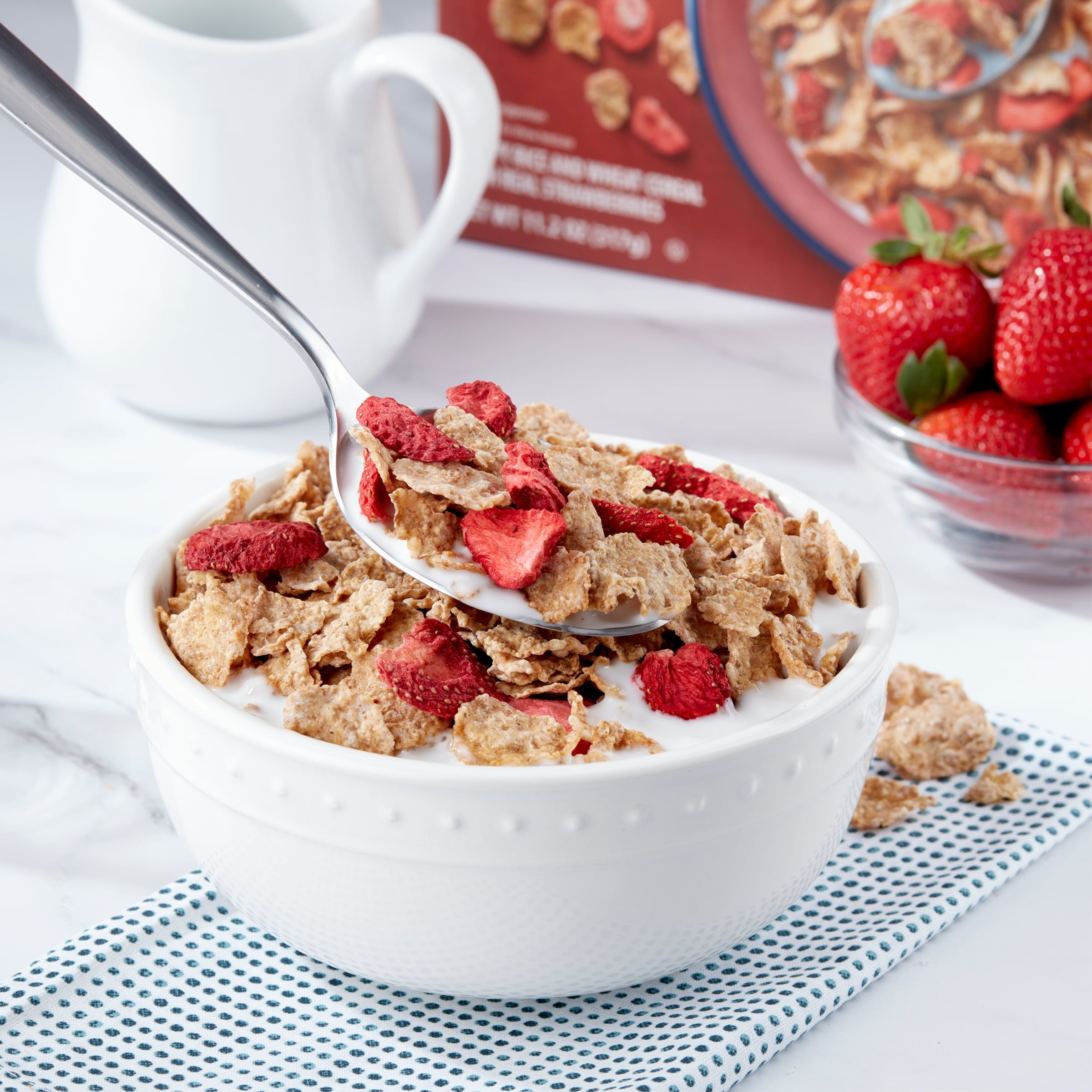 Great Value Strawberry Awake Breakfast Cereal, 11.2 oz